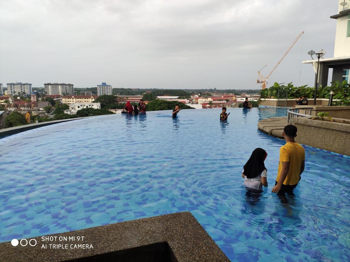 Dperdana -Dinies Pool,Wifi, Centre Of Kota Bharu, 4-5 Pax Apartment Ngoại thất bức ảnh